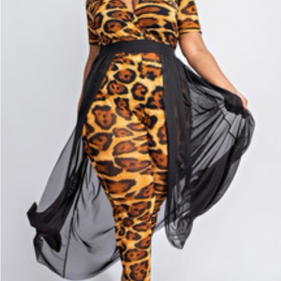 Women’s Clothing - Picture 11 of 16